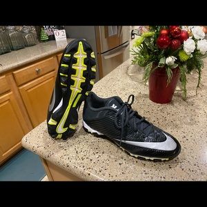Mike Men’s Vapor Shark 2 football cleats